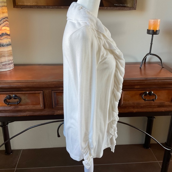 Cmm soft material, ruffled sweater. Ruched sleeves. Cream color. Size M - Picture 8 of 9